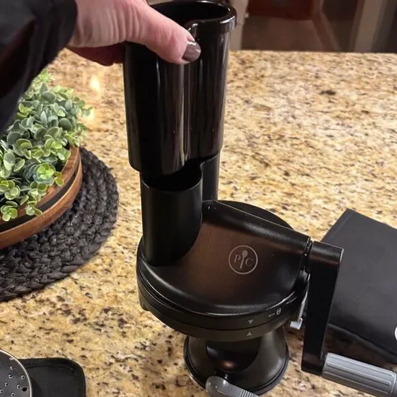 The Pampered Chef Black Kitchen Slicing Accessory - Picture 6 of 16